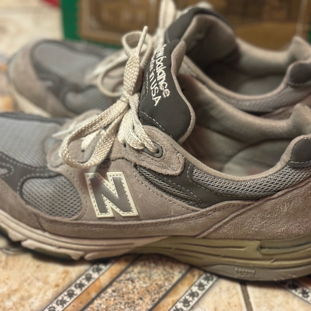 New Balance Men's 574 Core Sneaker slightly worn